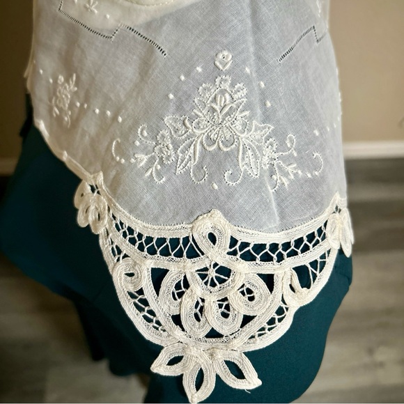 Vintage White Cotton Lace Collar Dickey, Pearl Button, Unworn - Picture 4 of 10